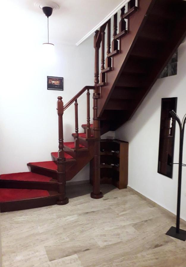 The Home Sweet Home - Family Friendly 2 Floor Apartment Kalamata Exterior photo